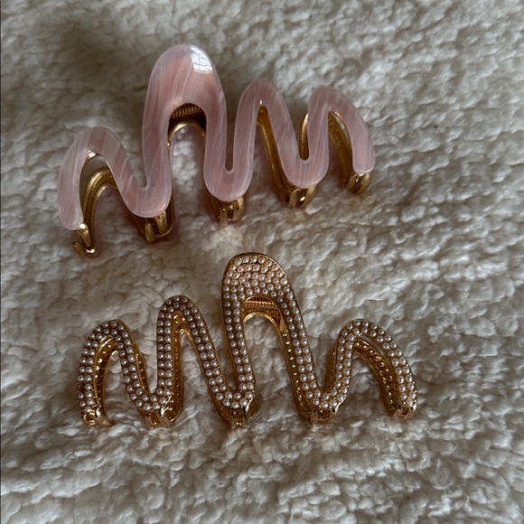 T.J.Maxx Accessories - T.J.Maxx Pink and Gold Hair Clips Set